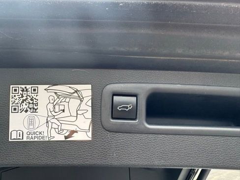 Used 2023 Toyota Highlander Platinum image 9