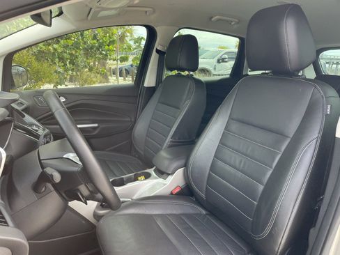 Used 2015 Ford C-MAX Energi SEL w/ Equipment Group 302A FWD image 2