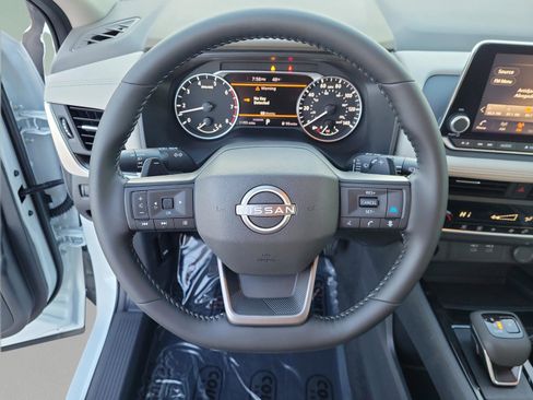 New 2025 Nissan Rogue SV image 25