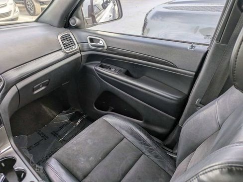 Used 2022 Jeep Grand Cherokee Laredo X RWD image 18
