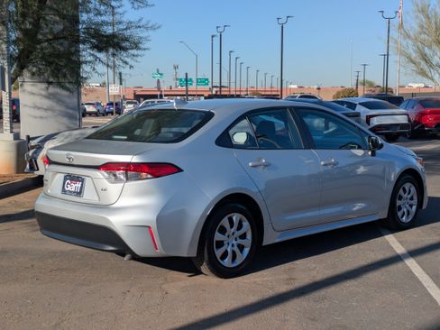 Used 2025 Toyota Corolla LE image 5