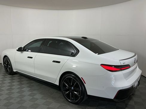 Certified 2024 BMW i7 xDrive60 w/ Executive Package image 6