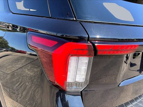 Used 2025 Ford Explorer ST-Line AWD/4WD image 28