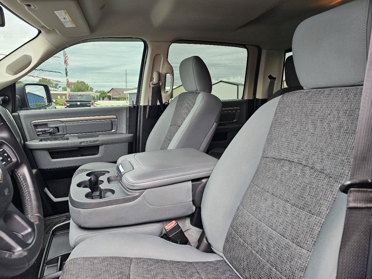 Used 2019 RAM 1500 Classic SLT w/ Luxury Group AWD/4WD image 7