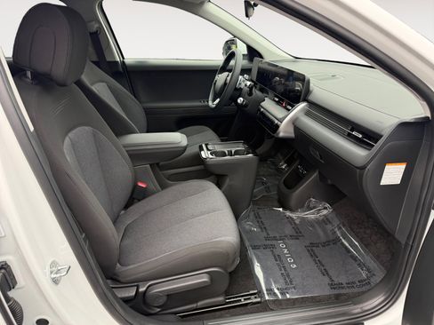 Certified 2025 Hyundai Ioniq 5 SE image 19
