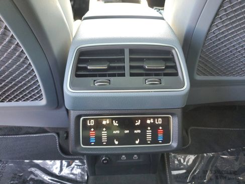 Used 2023 Audi e-tron Prestige w/ Prestige Package AWD/4WD image 12