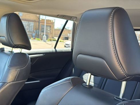 Used 2020 Toyota RAV4 XLE Premium AWD/4WD image 20