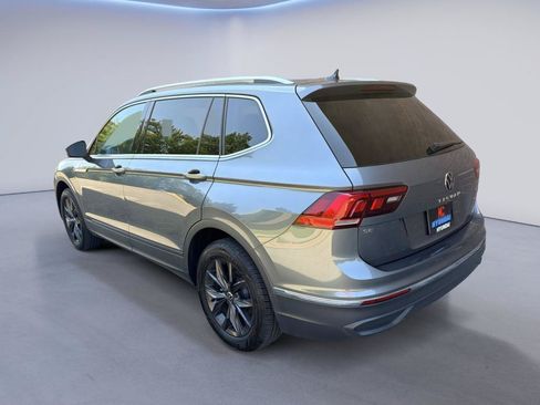 Used 2024 Volkswagen Tiguan SE AWD/4WD image 3