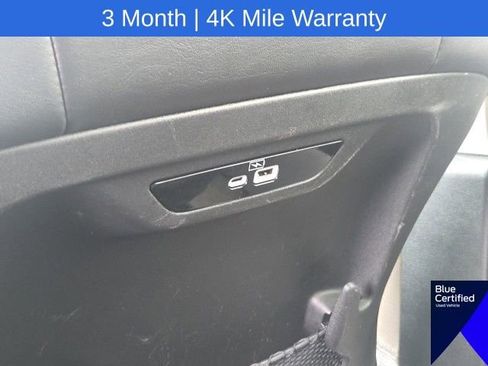 Used 2023 Chrysler Pacifica Touring-L FWD image 21