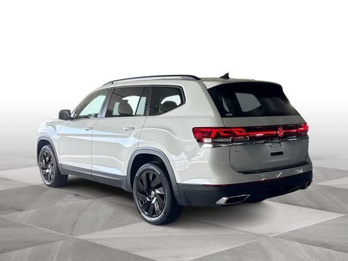 Certified 2024 Volkswagen Atlas SE FWD image 6