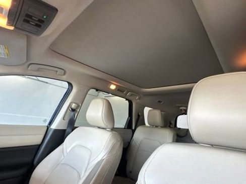 Certified 2024 Nissan Pathfinder SL w/ SL Premium Package FWD image 3