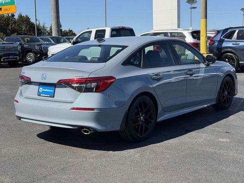 Used 2023 Honda Civic Sport image 2