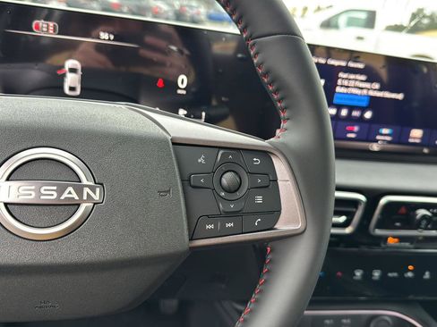 New 2026 Nissan Sentra SR w/ Floor Mat Package FWD image 19