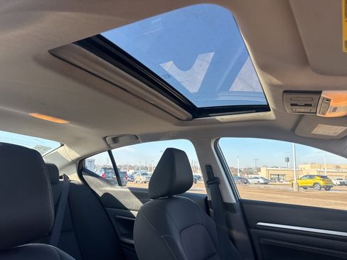 Certified 2023 Nissan Altima 2.5 SV w/ SV Premium Package image 21