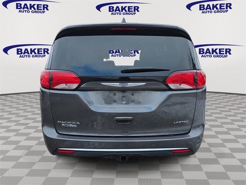 Used 2020 Chrysler Pacifica Limited w/ Tire & Wheel Group image 4