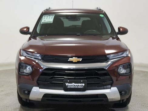 Used 2023 Chevrolet TrailBlazer LT w/ Convenience Package AWD/4WD image 2