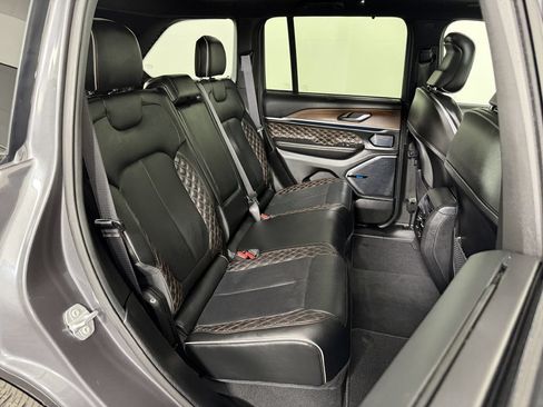 Used 2022 Jeep Grand Cherokee Summit w/ Advanced Protech Group IV AWD/4WD image 24