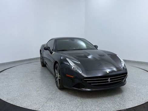 Used 2017 Ferrari California T image 7