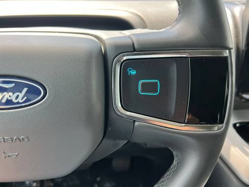 Used 2025 Ford Expedition Active AWD/4WD image 26