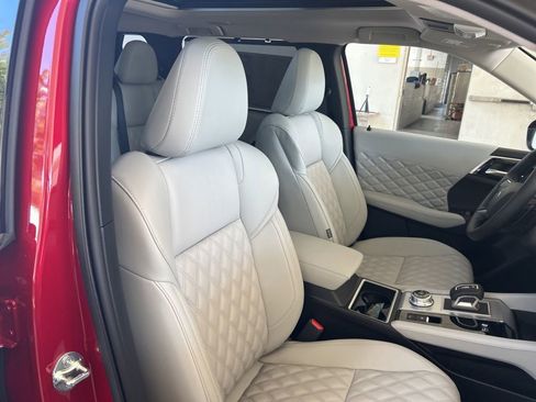 New 2025 Mitsubishi Outlander SEL image 22