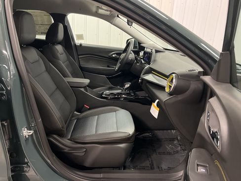 New 2026 Chevrolet Trax LT image 7
