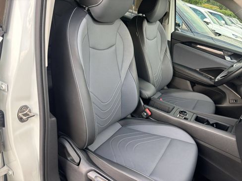 Used 2026 Volkswagen Tiguan SE AWD/4WD image 55
