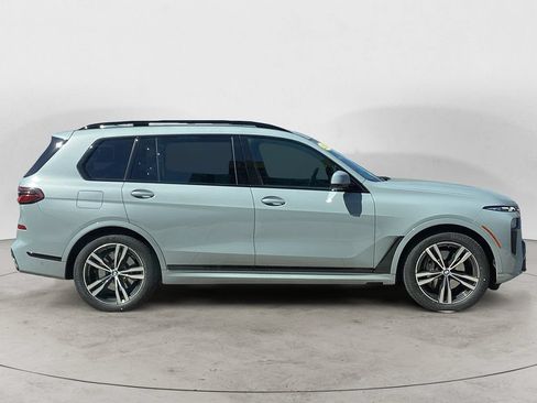 Used 2024 BMW X7 xDrive40i w/ M Sport Package AWD/4WD image 4