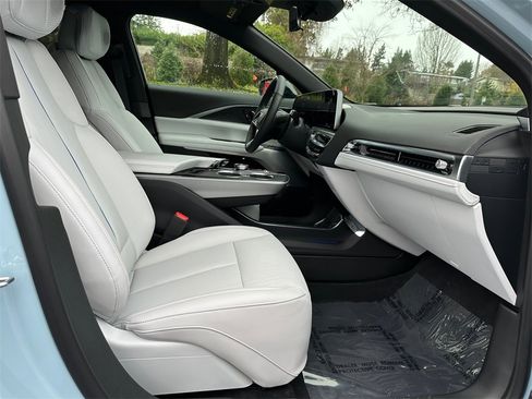 New 2025 Cadillac Lyriq Sport image 10