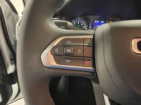 Used 2022 Jeep Compass Latitude image 34