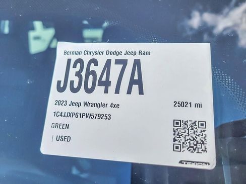 Used 2023 Jeep Wrangler Unlimited Sahara w/ Cold Weather Group image 26