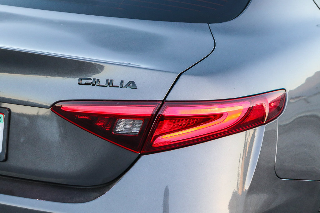 Used 2022 Alfa Romeo Giulia Ti RWD image 9