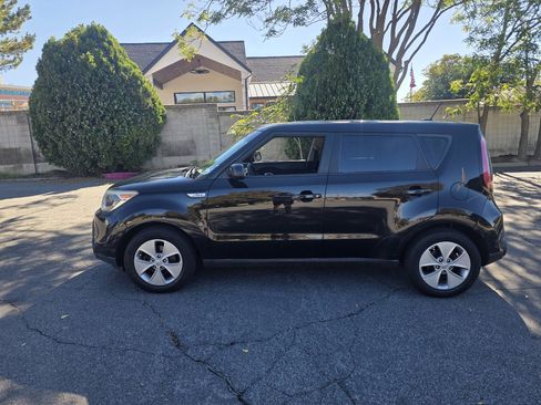 Used 2016 Kia Soul image 3