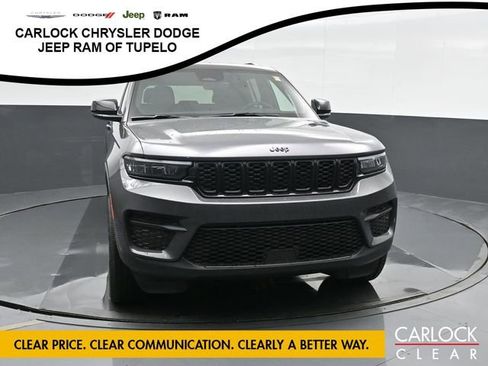 New 2025 Jeep Grand Cherokee Altitude image 5