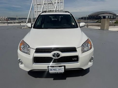 Used 2012 Toyota RAV4 Limited w/ Navigation Value Pkg AWD/4WD image 8