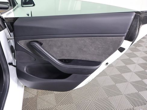 Used 2020 Tesla Model 3 Performance image 25