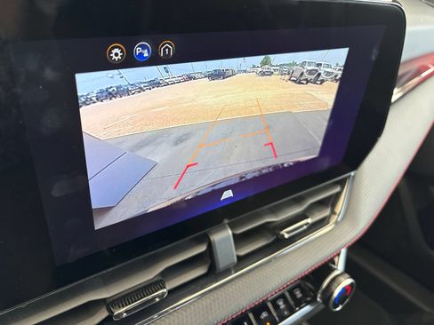 Used 2025 Chevrolet Equinox RS w/ Convenience Package III FWD image 24