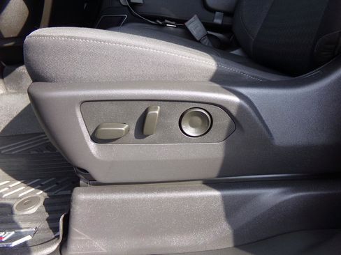 Used 2025 Chevrolet Silverado 2500 LT image 12