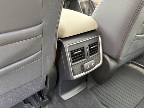 Used 2023 Subaru Forester Premium AWD/4WD image 32