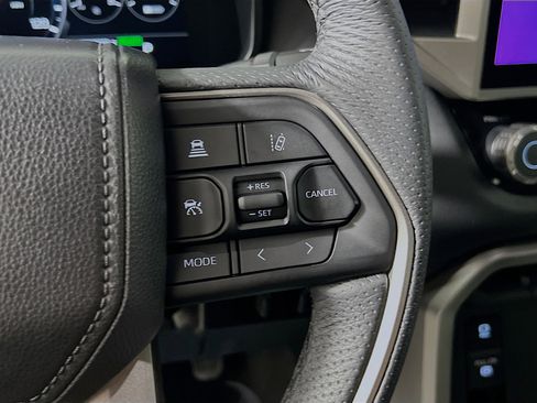 Used 2025 Toyota Tundra Limited image 20