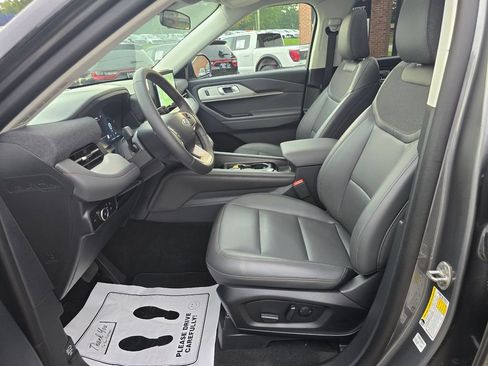 Used 2026 Ford Explorer Active w/ Active Comfort Package AWD/4WD image 11