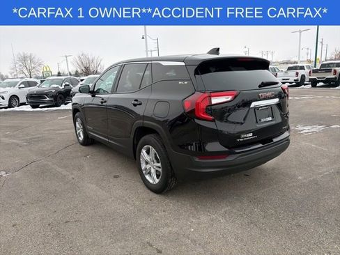 Used 2023 GMC Terrain SLE image 9