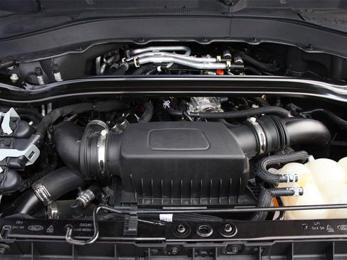 Certified 2022 Ford Explorer Platinum w/ Equipment Group 601A image 30