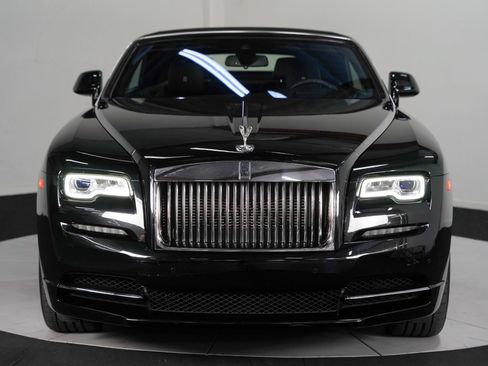 Used 2019 Rolls-Royce Dawn RWD image 10