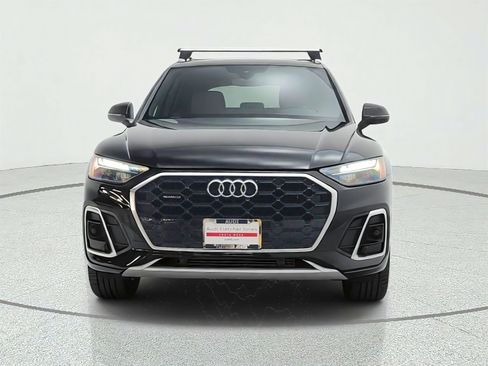 Used 2023 Audi Q5 2.0T Premium w/ Convenience Package AWD/4WD image 2