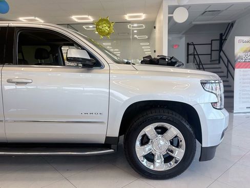 Used 2019 Chevrolet Tahoe LT w/ LT Signature Package AWD/4WD image 9