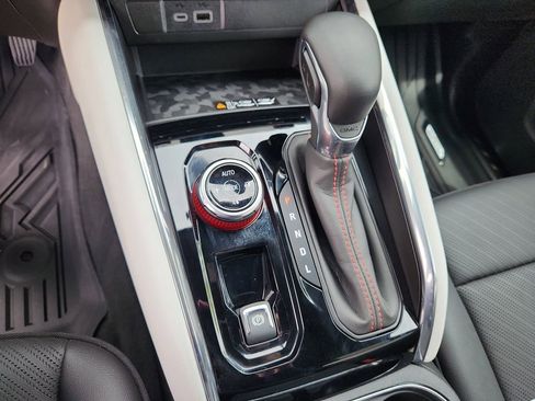Used 2024 GMC Canyon AT4X AWD/4WD image 20