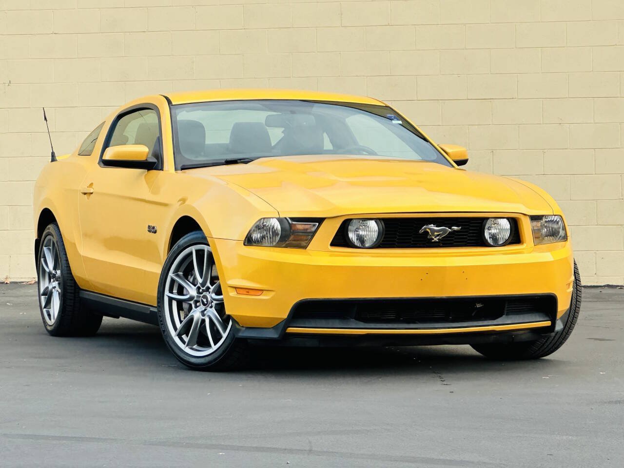 Used 2011 Ford Mustang GT Premium w/ Brembo Brake Pkg RWD image 1