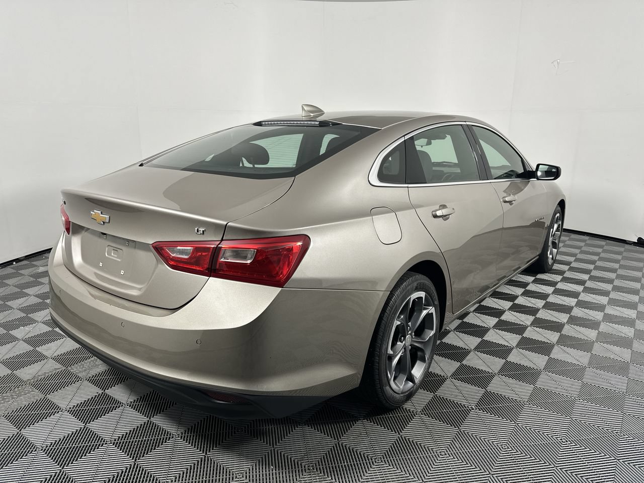 Used 2024 Chevrolet Malibu LT FWD image 19