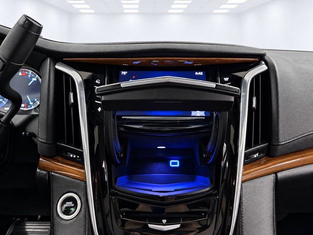 Used 2016 Cadillac Escalade ESV Luxury AWD/4WD image 36