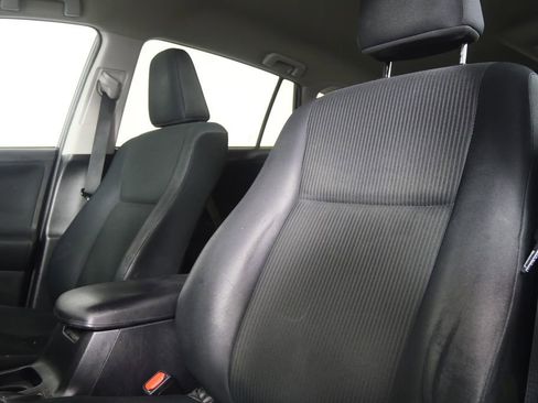 Used 2015 Toyota RAV4 LE image 8